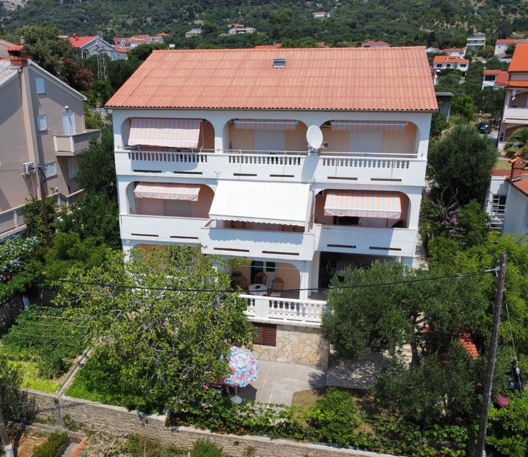House and surroundings – photo 10
